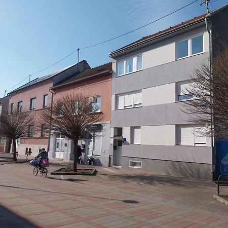 Apartman Bloom Osijek Exterior photo