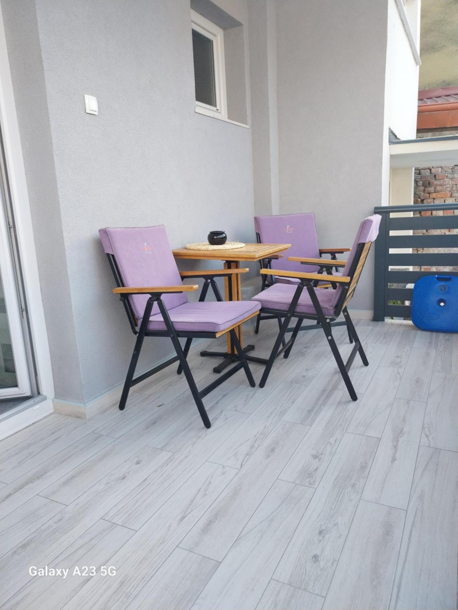 Bloom Apartment *