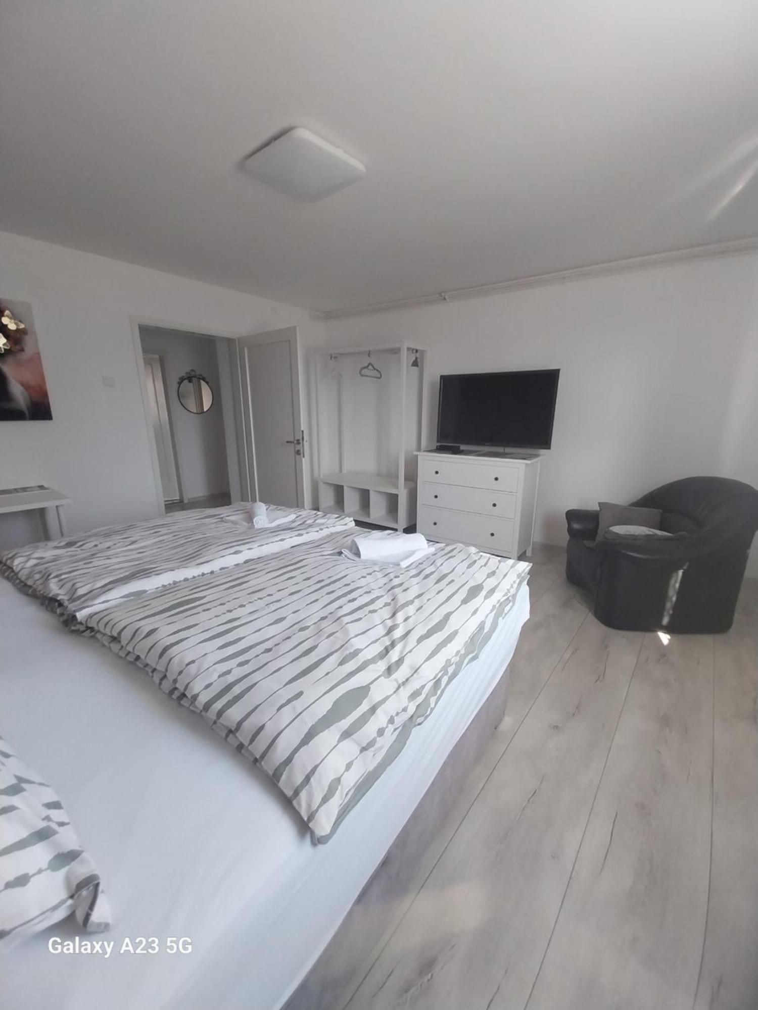 Bloom Apartment *